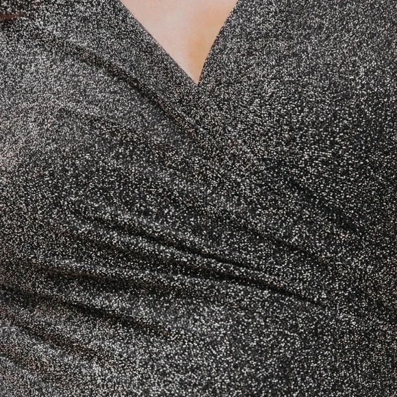 Lush Long Skeeve Metallic Gold Drape Crop Top - Picture 9 of 12